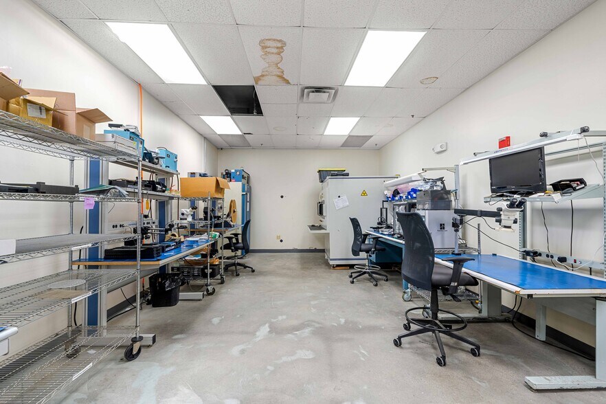 More Photos Of 63 Neck Rd, Haverhill Light Manufacturing For Sale