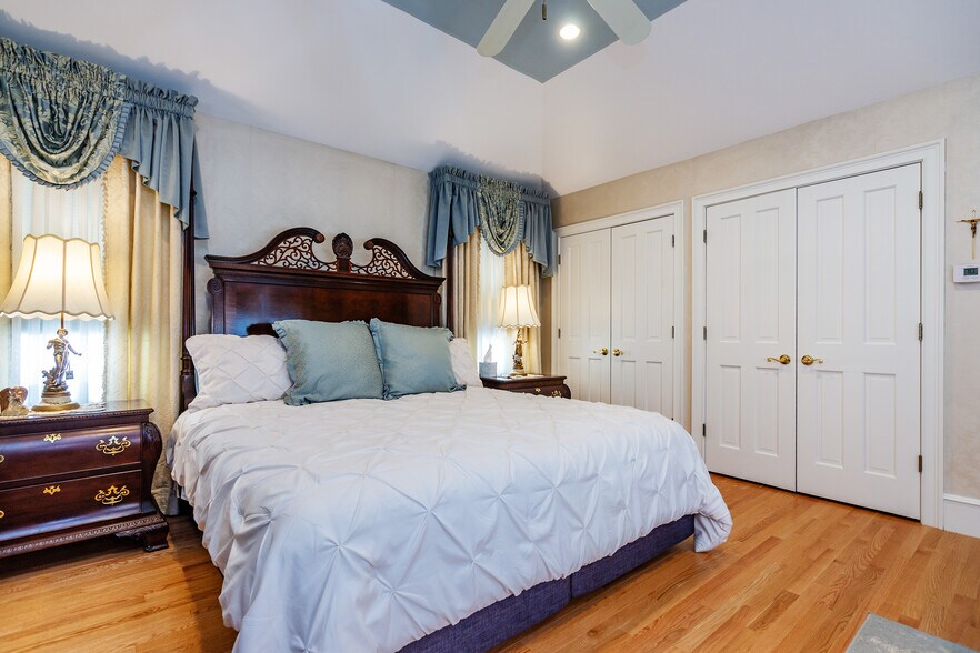More Photos Of 90 Putnam Pike, Johnston Flex For Sale