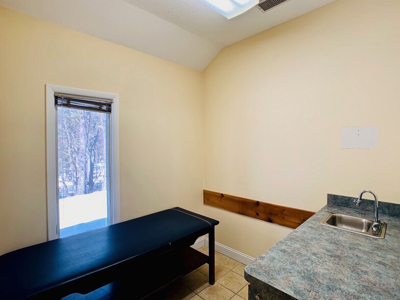 More Photos Of 435 Furnace St, Marshfield Medical For Sale