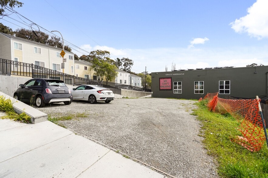 More Photos Of 1221 Oakdale Ave, San Francisco Religious Facility For Sale