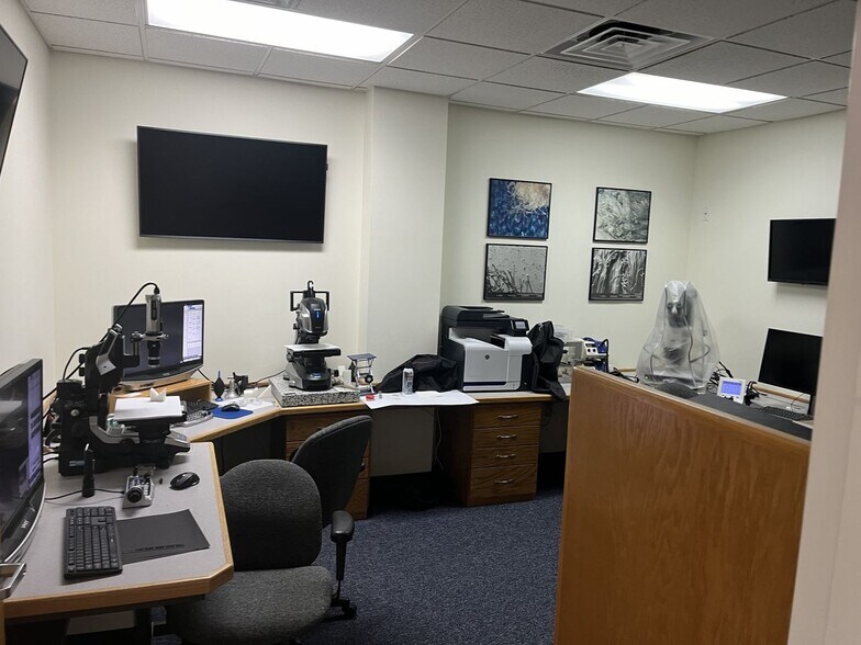 More Photos Of 3320 McLemore Dr, Pensacola Flex For Sale