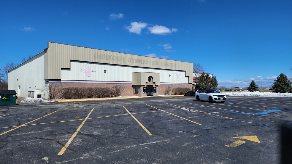 More Photos Of 2080 W 20th Ave, Oshkosh Flex For Sale