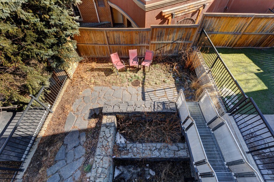 More Photos Of 1812 14A St SW, Calgary Office Residential For Sale