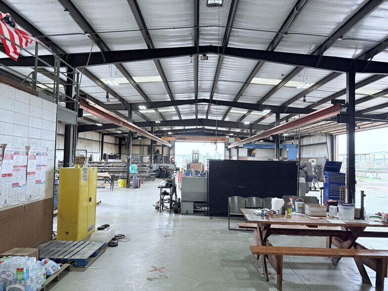 More Photos Of 2015 S Main St, Stuttgart Warehouse For Sale