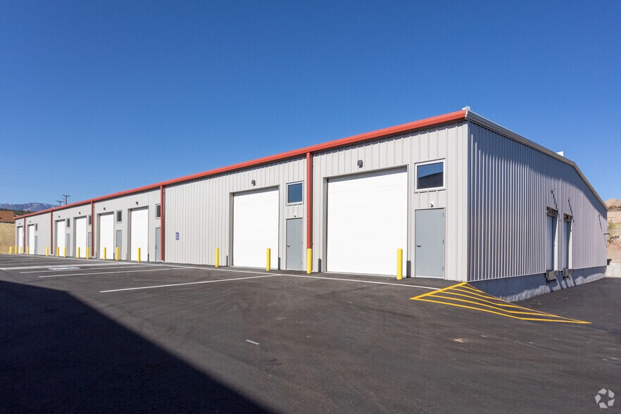 More Photos Of 707 Plane St, Gypsum Warehouse For Sale