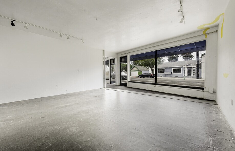 More Photos Of 2533-2535 E Broadway, Long Beach Storefront Retail Residential For Lease