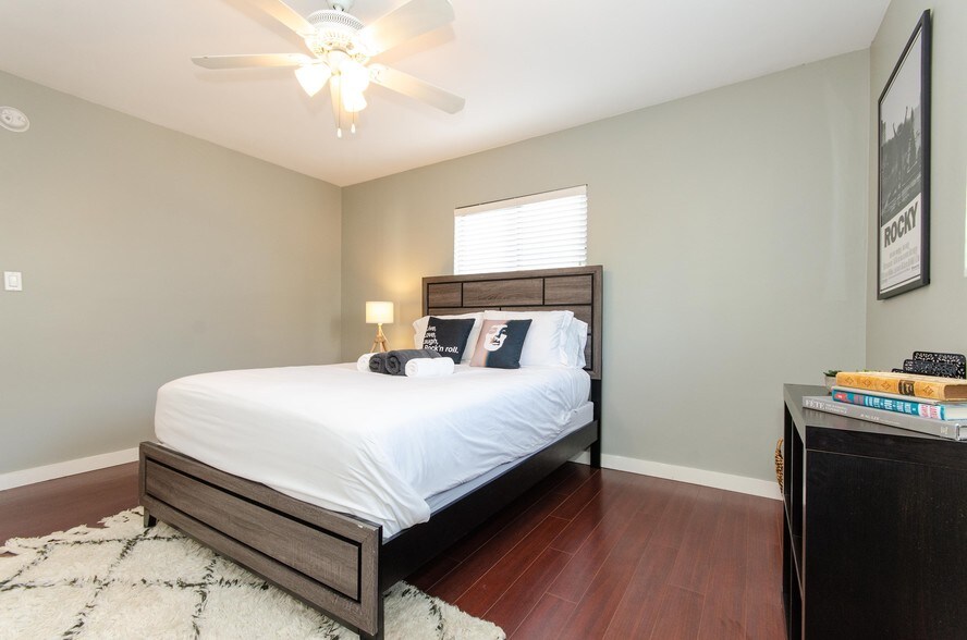 More Photos Of 1530 N Formosa Ave, Los Angeles Apartments For Sale