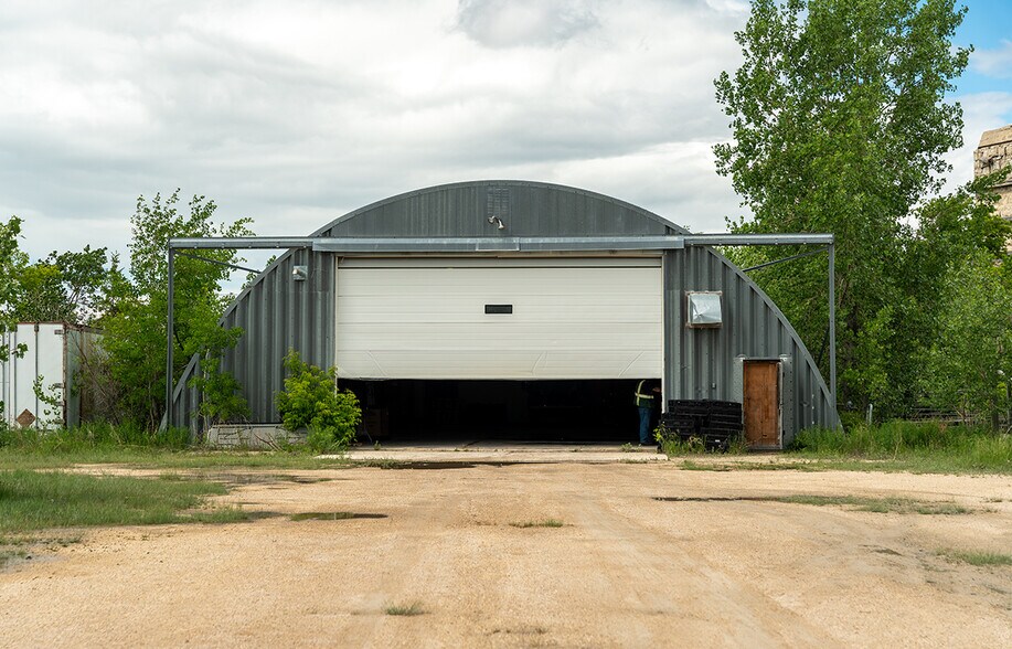 More Photos Of 211 2nd Av N, Stonewall Flex For Sale