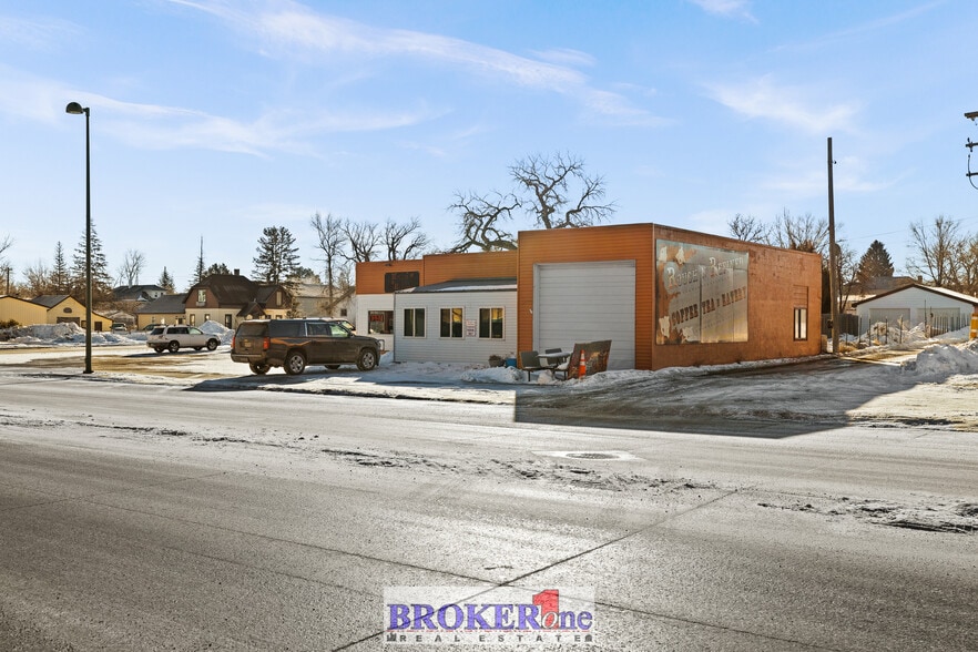 More Photos Of 120 E 3rd St, Lusk Restaurant For Sale