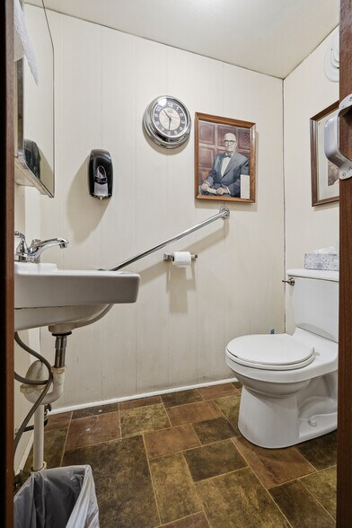 More Photos Of 212 20th St, Huntington Storefront Retail Residential For Sale