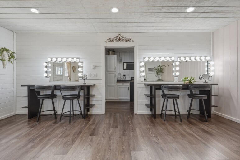 More Photos Of 1713 165th St, Manchester Specialty For Sale