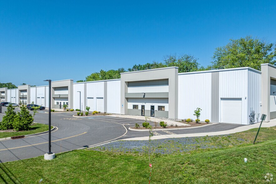 More Photos Of 1 Industrial Ct, Freehold Industrial For Lease