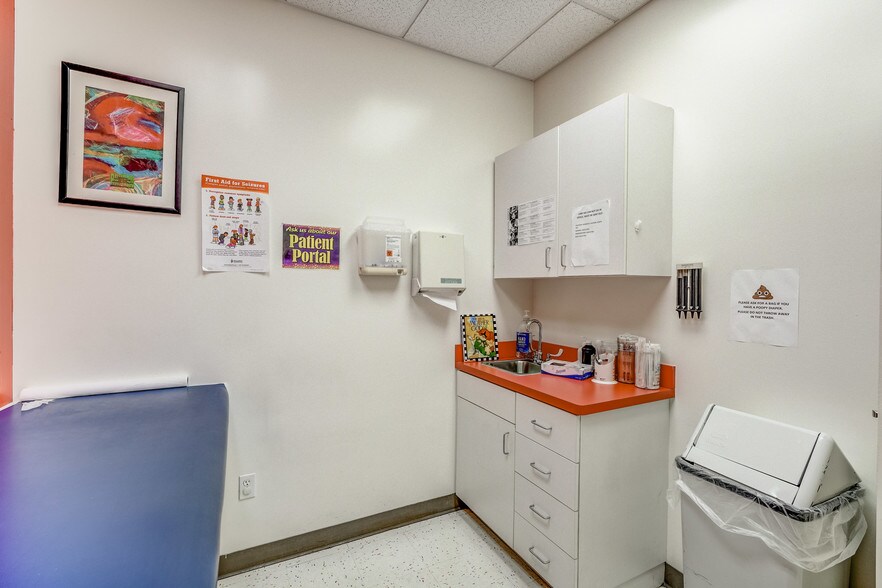 More Photos Of 5205 Village Blvd, West Palm Beach Medical For Lease