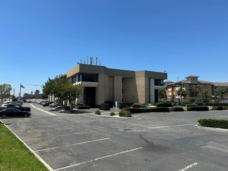 More Photos Of 1855 W Katella Ave, Orange Office Residential For Lease