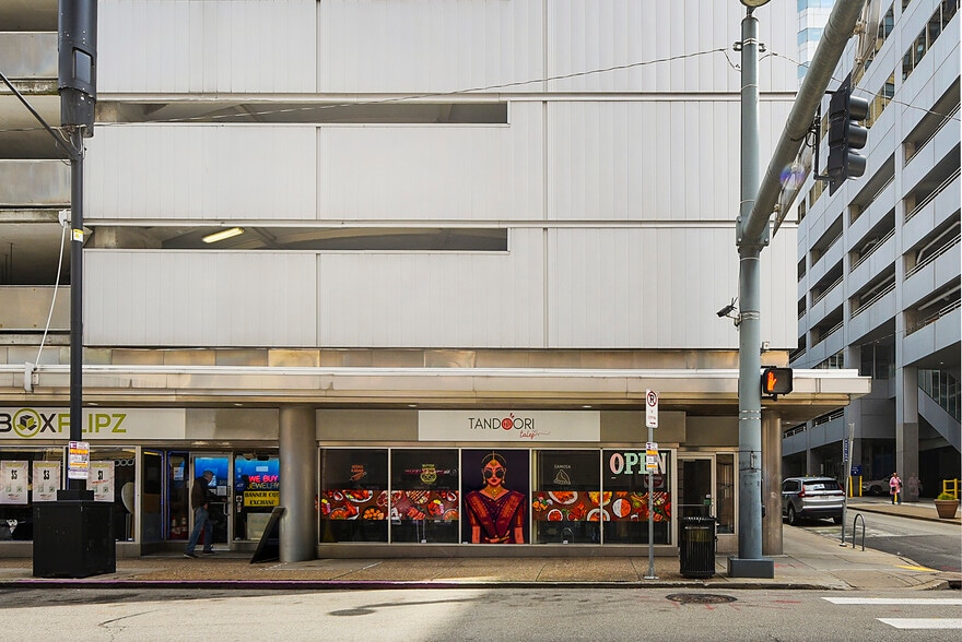 Primary Photo Of 400-416 Smithfield St, Pittsburgh Parking Garage For Lease