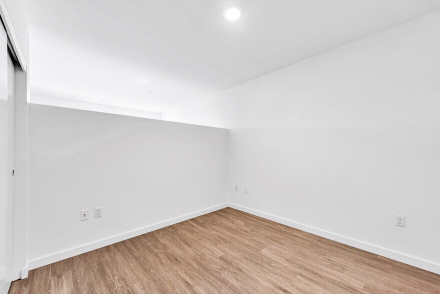 More Photos Of 11125 SE 21st St, Milwaukie Apartments For Lease