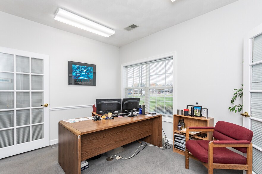 More Photos Of 1186 S State Route 157, Edwardsville Loft Creative Space For Sale