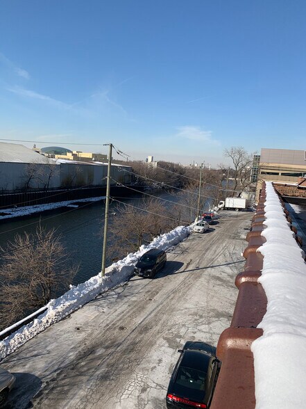 More Photos Of 1410-1440 N Kingsbury St, Chicago Manufacturing For Lease