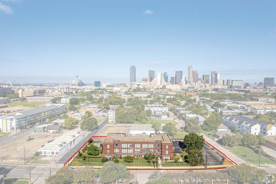 Primary Photo Of 1403 Corinth Rd, Dallas Apartments For Sale
