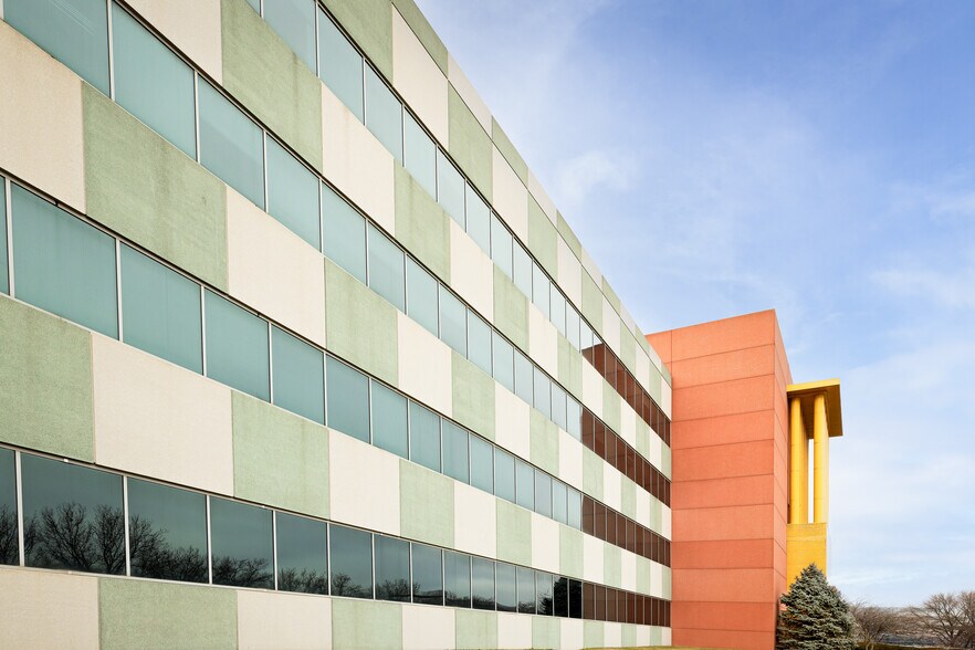 More Photos Of 10330 N Meridian St, Carmel Medical For Lease