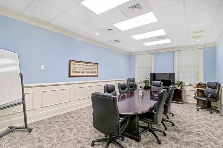 More Photos Of 330 E Coffee St, Greenville Office For Lease