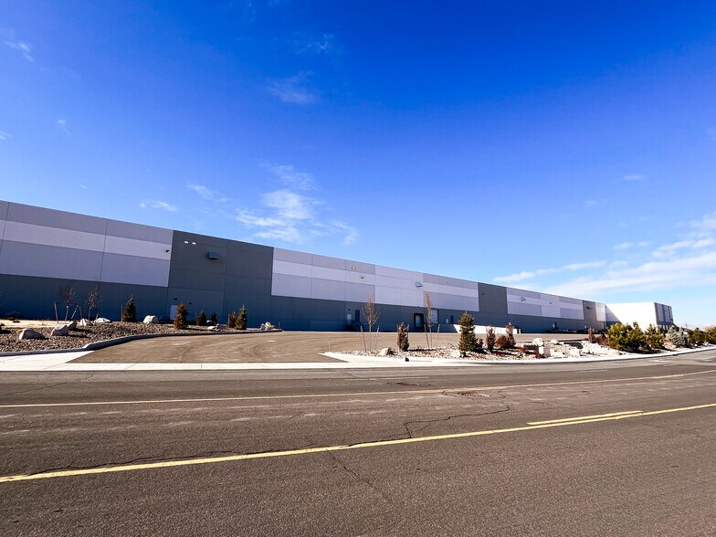 More Photos Of 12915 Old Virginia Rd, Reno Distribution For Lease