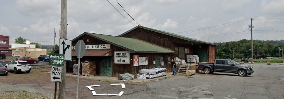 Primary Photo Of 700 Beaver Ave, Ellwood City Flex For Sale