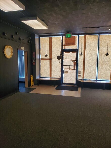 More Photos Of 4123-4125 Oakton St, Skokie Storefront For Lease