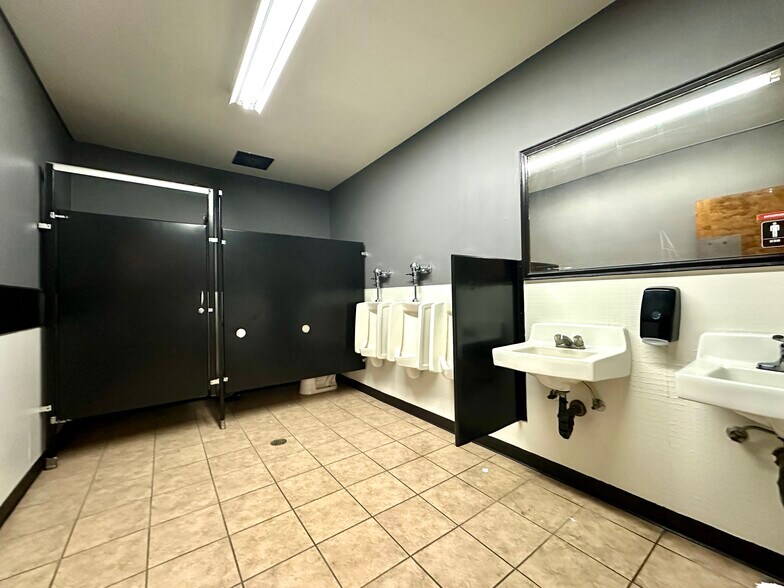 More Photos Of 4979 Olivehurst Ave, Olivehurst General Retail For Sale