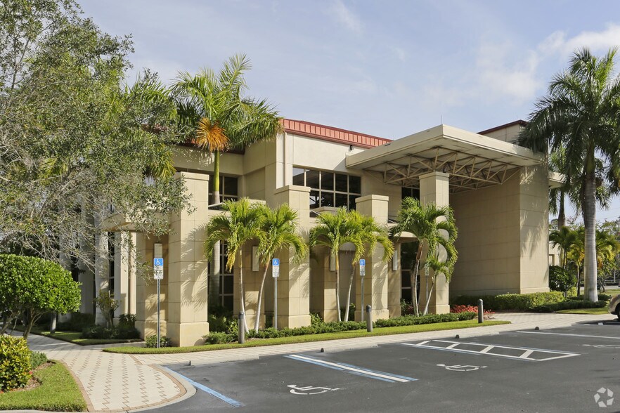 More Photos Of 6435 Naples Blvd, Naples Serviced Offices For Lease