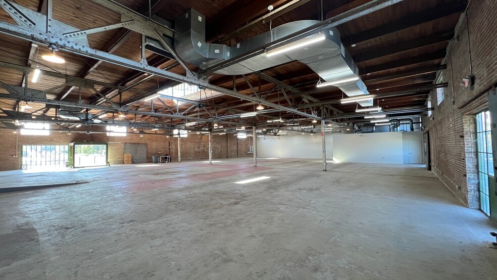 More Photos Of 5644 Navigation Blvd, Houston Unknown For Lease