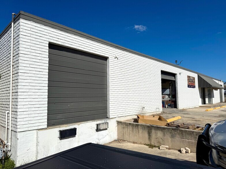 Primary Photo Of 5501-5505 Brewster St, San Antonio Warehouse For Lease
