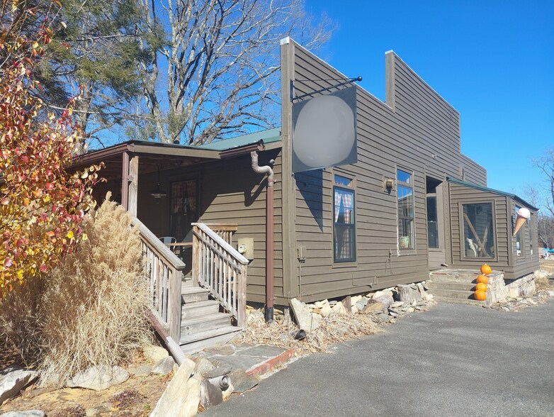 Primary Photo Of 10884 Nc Highway 105 S, Banner Elk Freestanding For Sale