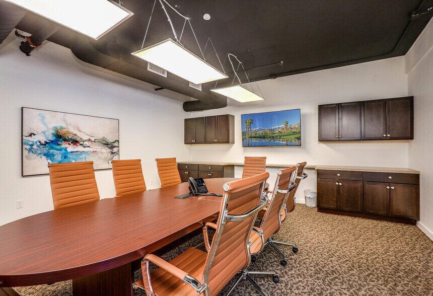 More Photos Of 650 E Tahquitz Canyon Way, Palm Springs Office For Lease