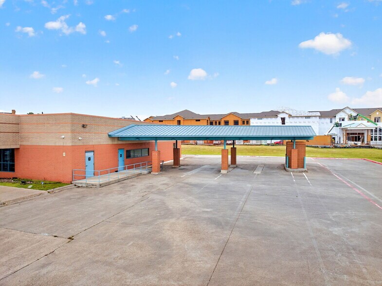 More Photos Of 2920 Motley Dr, Mesquite Medical For Lease