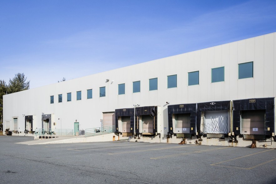 More Photos Of 555 MacArthur Blvd, Mahwah Office For Lease