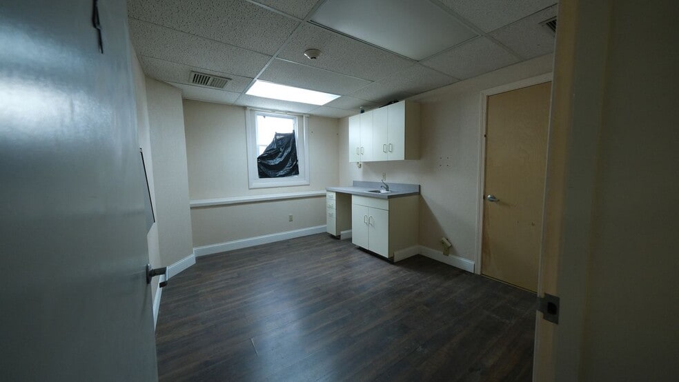 More Photos Of 761 Park Ave, Cranston Medical For Sale