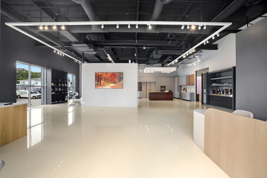 More Photos Of 255-275 NE 59th St, Miami Flex For Lease