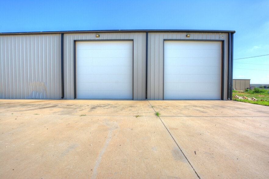 More Photos Of 1511 Private Road 7325, Lubbock Warehouse For Sale