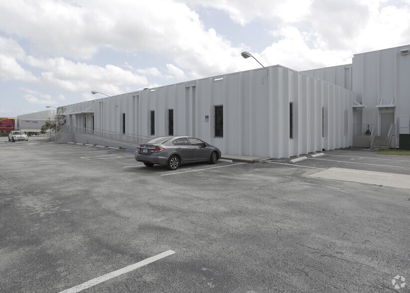 More Photos Of 3380 NW 114th St, Miami Warehouse For Lease