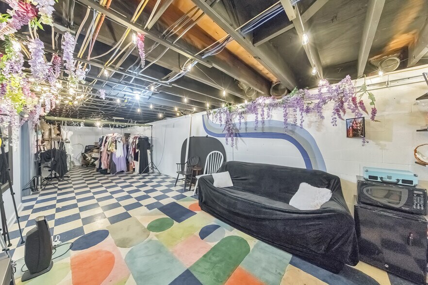 More Photos Of 2440 Sandy Plains Rd, Marietta Office For Sale