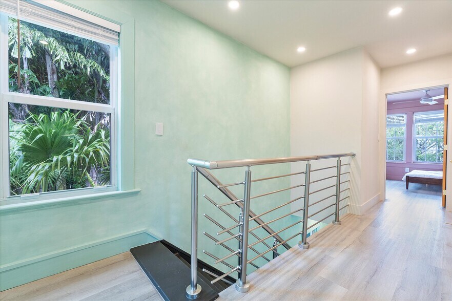 More Photos Of 22 NE 44th St, Miami Office Residential For Lease