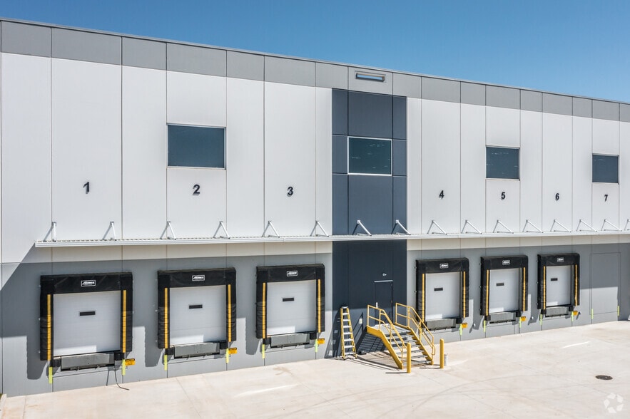 More Photos Of 3446 US 51 Hwy, Southaven Distribution For Lease