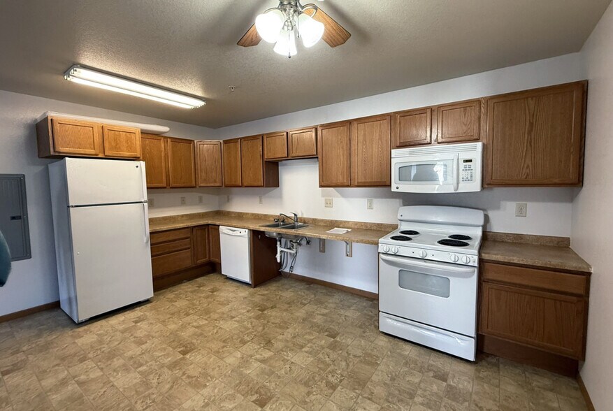 More Photos Of 1003 2nd St, Crosby Apartments For Sale