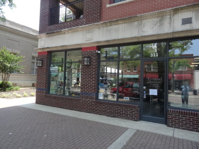 More Photos Of 311-345 Hay St, Fayetteville Apartments For Lease
