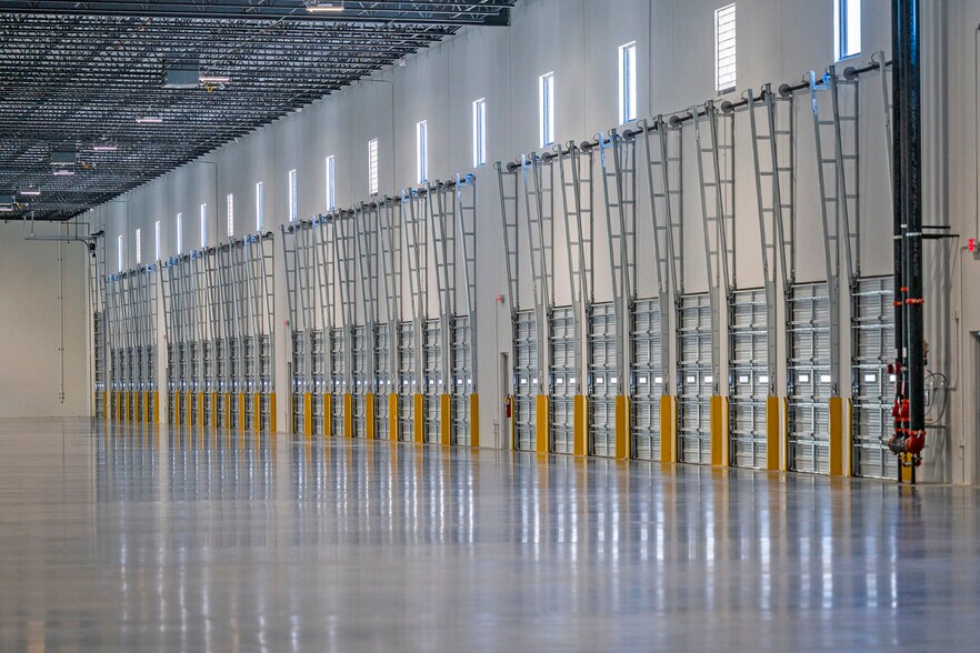 More Photos Of 14621 Kirby Dr, Pearland Unknown For Lease