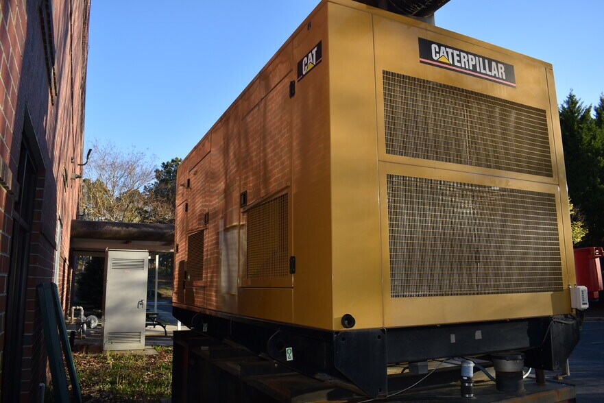 More Photos Of 13230 Lochridge Blvd, Covington Office For Sale