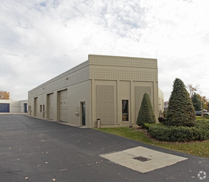 More Photos Of 1490 Premier Dr, Troy Light Distribution For Lease