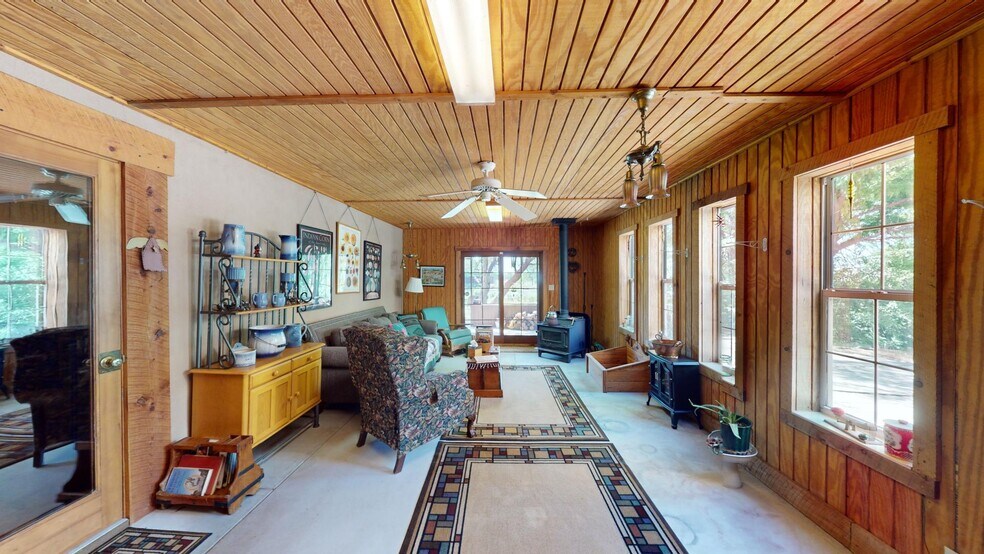 More Photos Of 1804 E College Blvd, Roswell General Retail For Sale