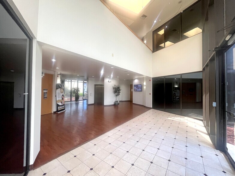 More Photos Of 3550 W Waters Ave, Tampa Office For Sale